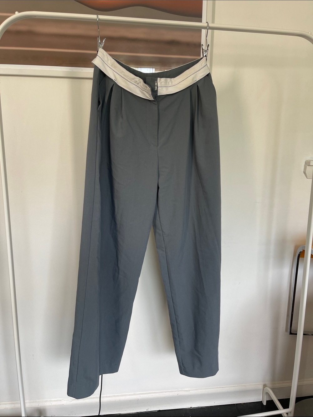 Men's Gray Pleated Chinos with Contrast Waistband
